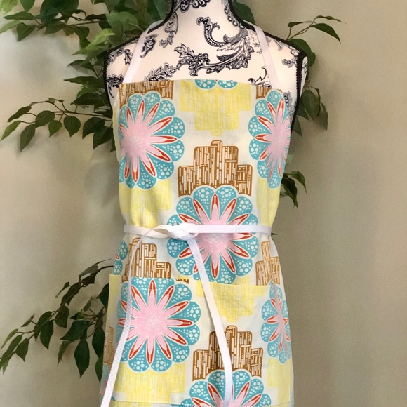 Andys Aprons -  not so basic!  “Teal Flower” - Picture 1 of 3